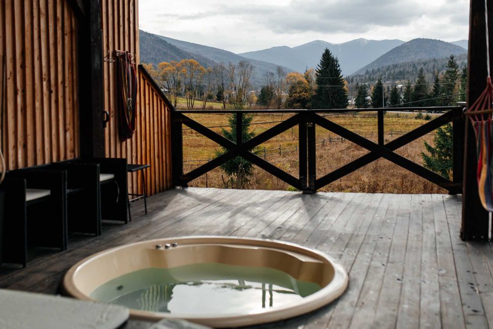 панорамний котедж в Карпатах, чан на дровах, джакузі, караоке Ст.Гута