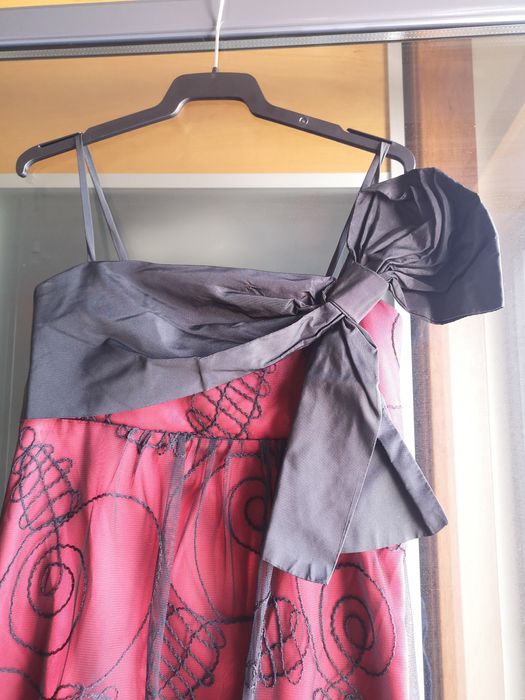 Vestido de cerimónia vermelho e preto,novo,"Veneno en La Piel",40