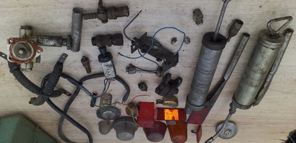 Paski klinowe , węże ciśnieniowe