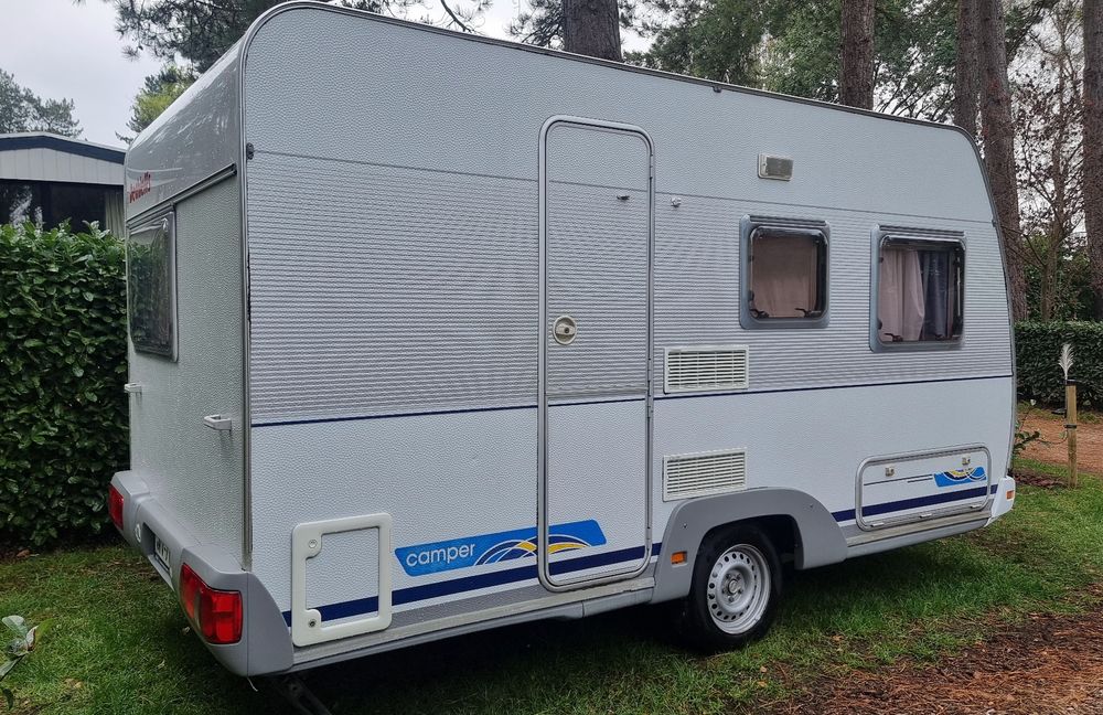 przyczepa kempingowa Dethleffs Camper420,4 os. 1100DMC,przedsionek
