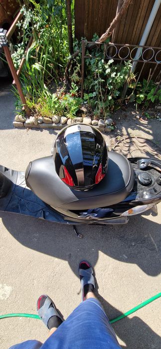 Продам скутер ямаху срочно без торгу