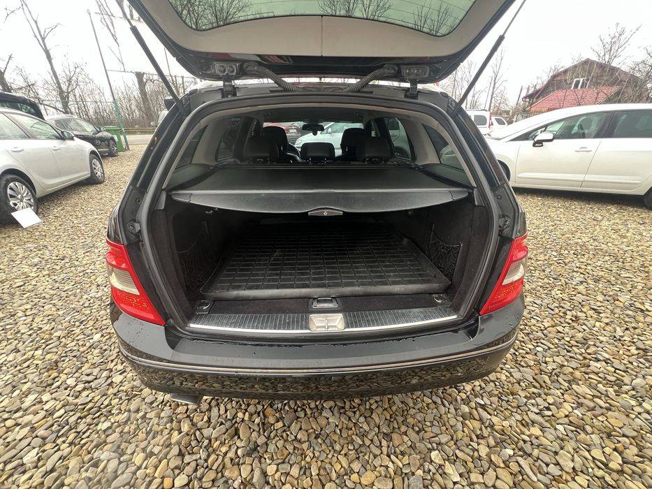 Дуже гарний стан , всі деталі по телефону