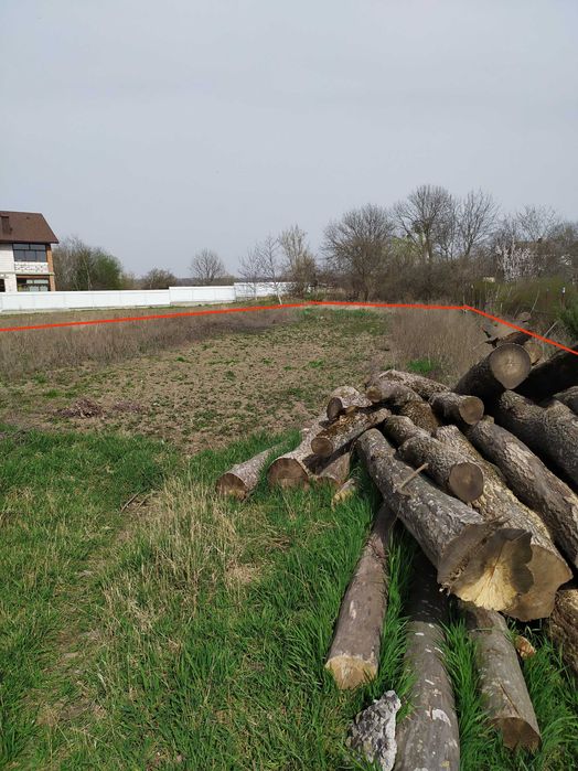 Участок (ділянка) під будівництво