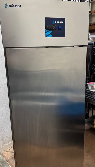 Frigorífico Industrial Edenox 700L – Armário Refrigerado Profissional