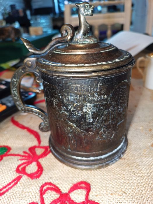 Kufel z brązu Hamlet pierwsza połowa XXw.