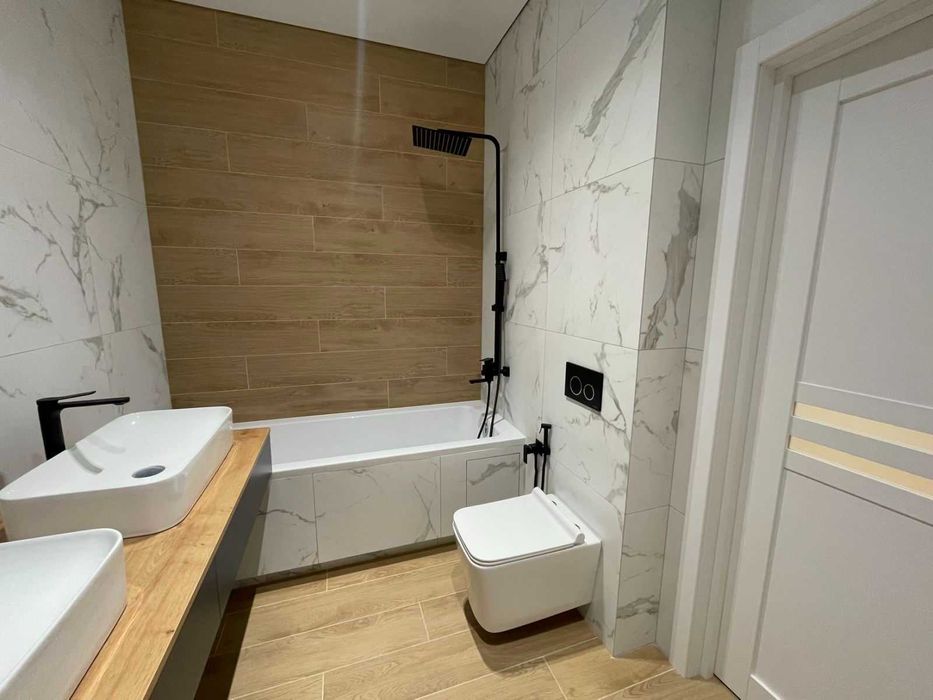 БЕЗ КОМІСІЇ, таун з новим РЕМОНТОМ, Сертифікат ТАК, вул. Давидчука