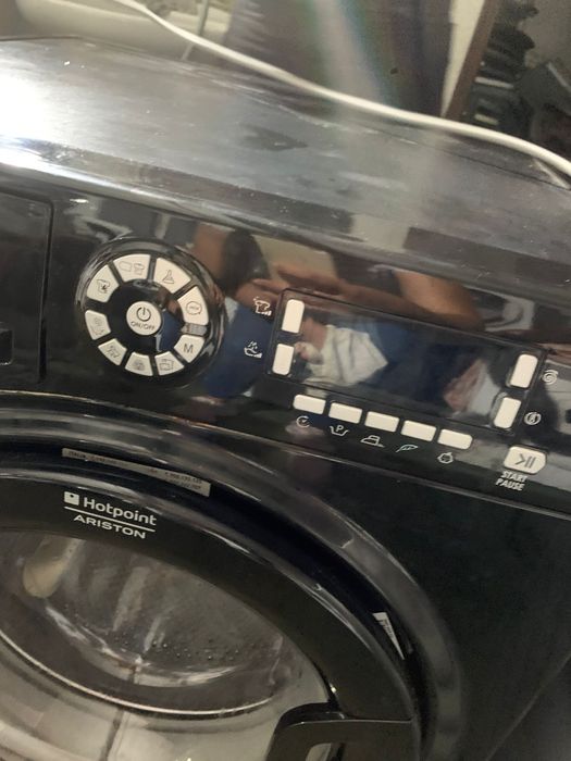 maquina de lavar AEG preta