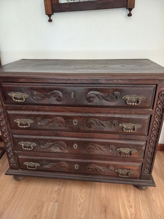 Mobilia de quarto antiga