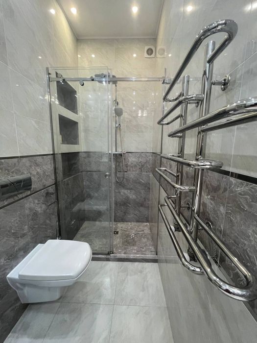 Продаж, 4 кімнатної 2 - рівневої квартири (Кузнецька) Заводський  7#2