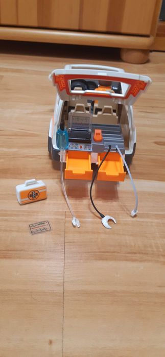 Playmobil Lego 70050 karetka ze światłami i dźwiękiem