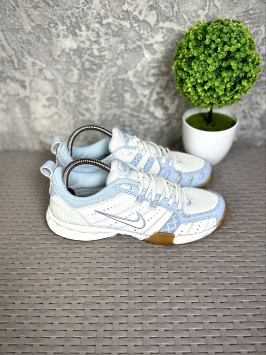 Nike кроссовки 40 размер женские для зала спортивные белые