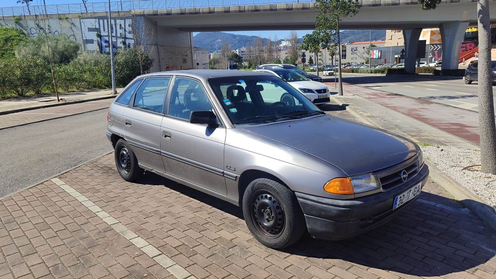 Opel Astra 1.4 i Kat - 1993 à venda!