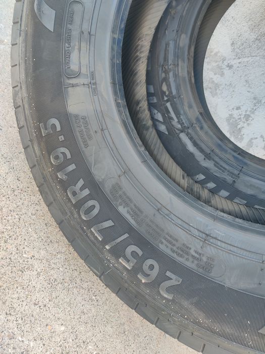 Vendo pneus 265 70 r19.5 novos