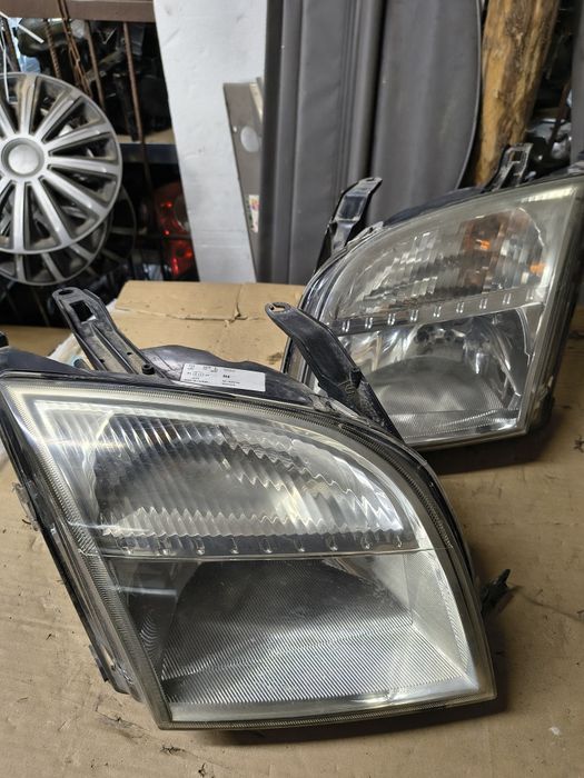 Lampy przednie Ford Fusion europa