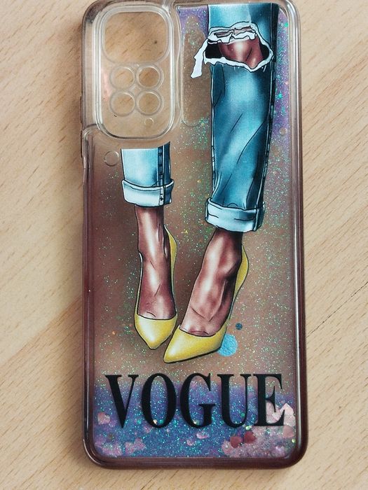 Чехол на редми нот 11 s.  С плавающими блёстками в средине.