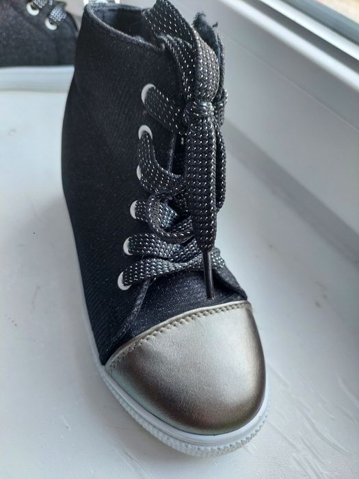 Sprzedam trampki dziecięce rozm.32