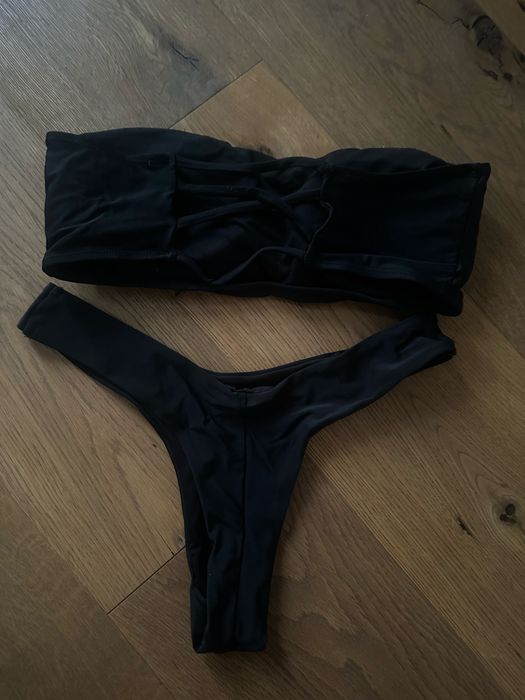 чорний купалтник без лямок