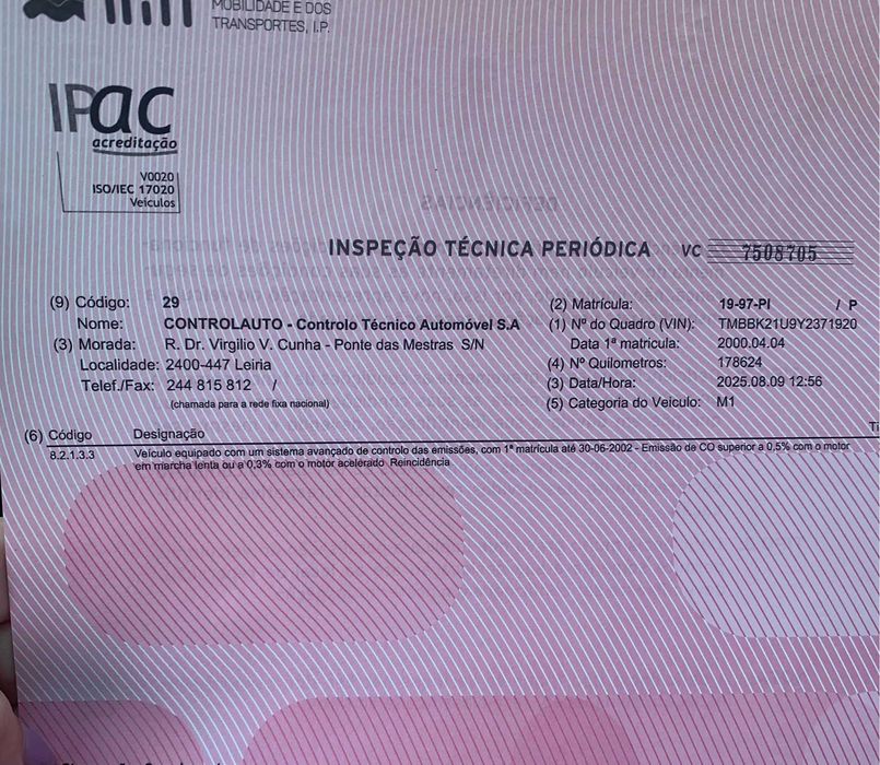 Skoda Octavia do ano 2000, caixa automática.