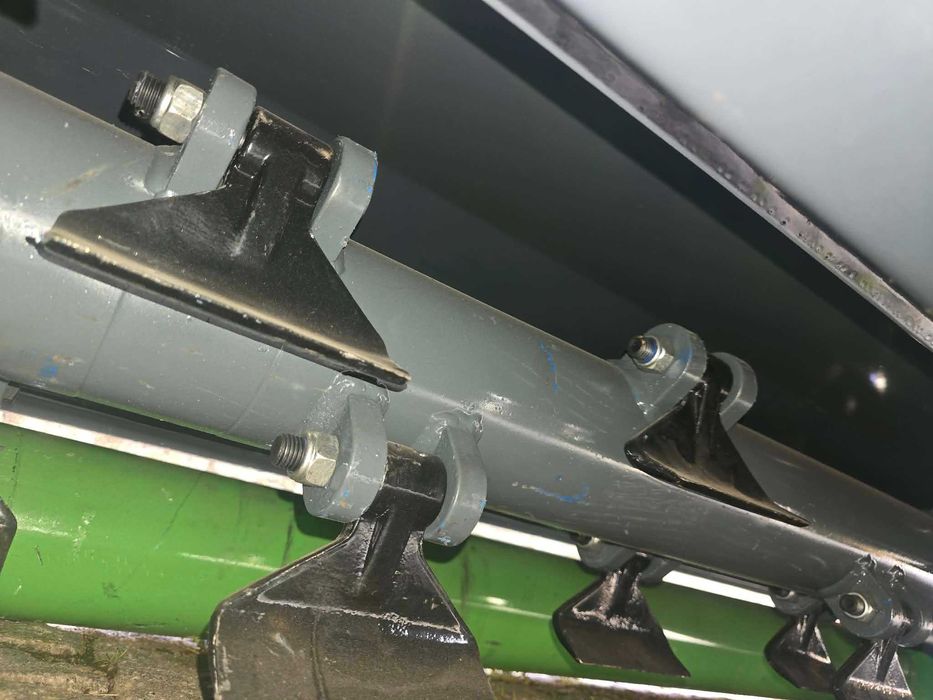 Triturador agricola de martelos com braço articulado de 1.80 Mt trabalho - Novo