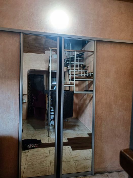 Двері дзеркальні для шафи купе