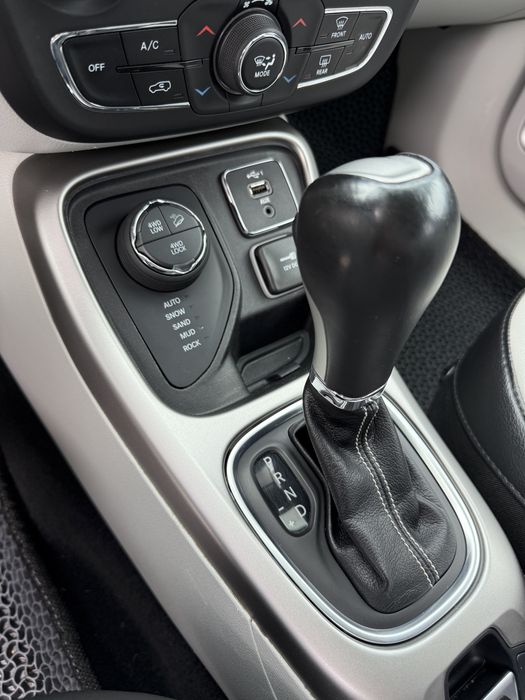 Продам Jeep Compass