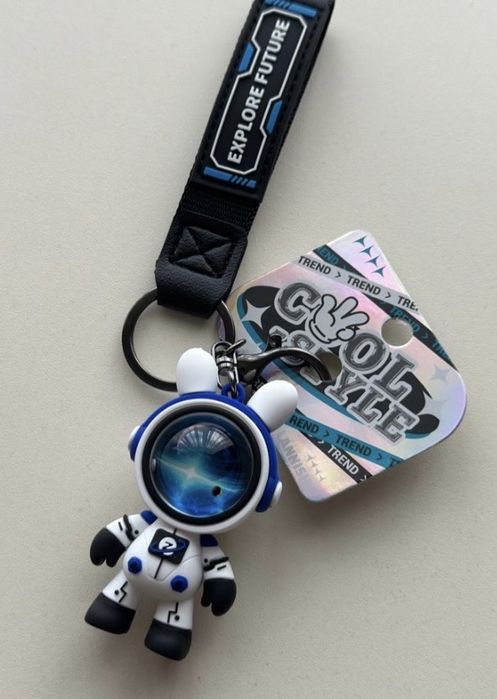 Брелок для ключів космонавт