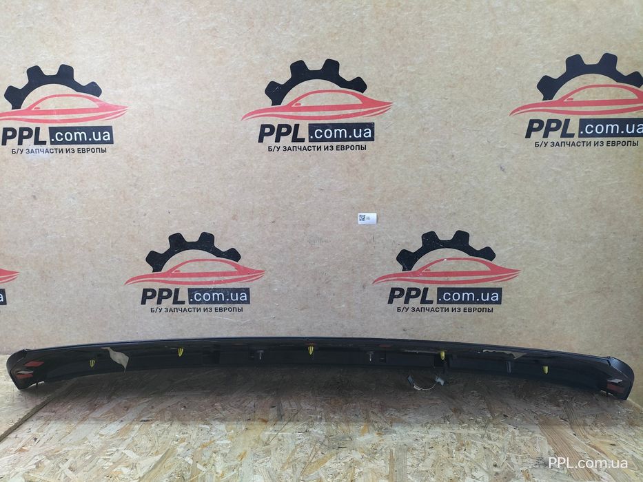 Audi Q3 8U 2011-2018 спойлер крышки багажника 8U0827933