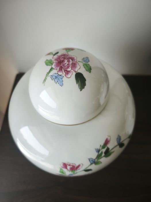 Pote com tampa "Chengtu"