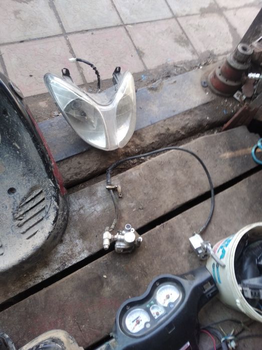 Продам мотор альфа 100кубіків  і є ще мотор від скутера 150тоже звоніт