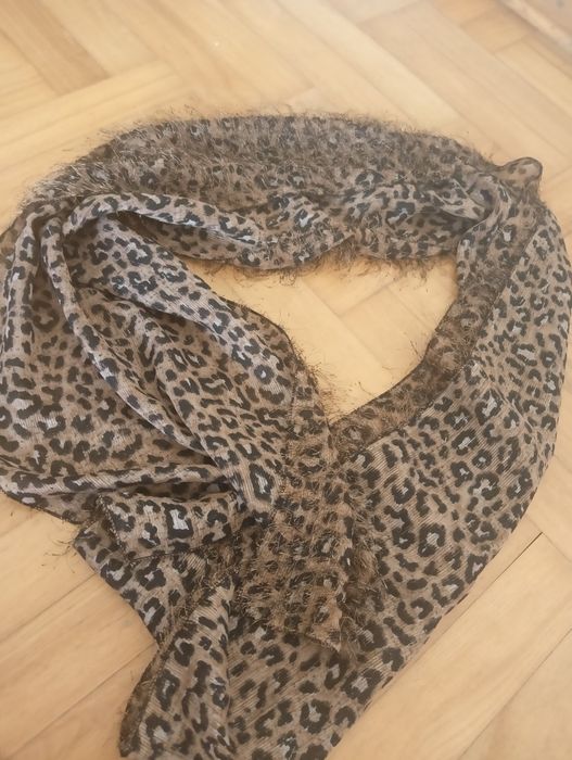 Szal w panterkę bardzo dobry stan chusta