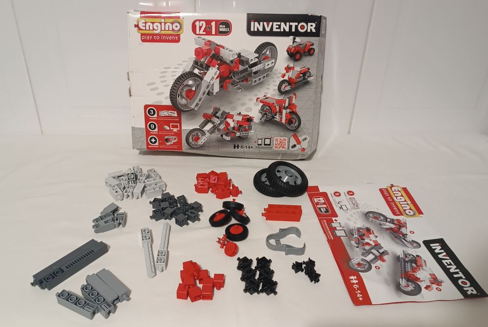 Jogo de motas. Inventor da Engino 6 a 14 Anos