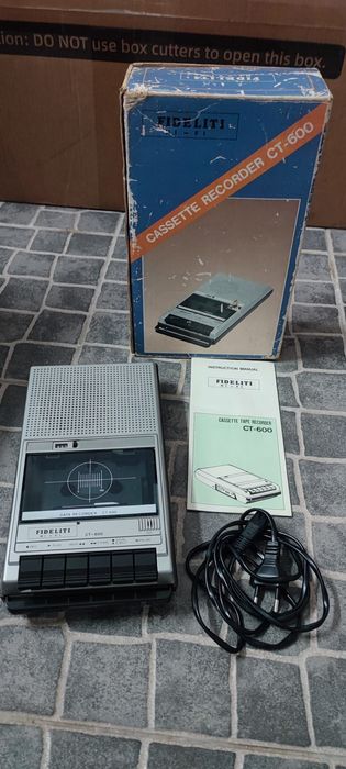 Gravador de cassetes Fideliti CT-600 vintage