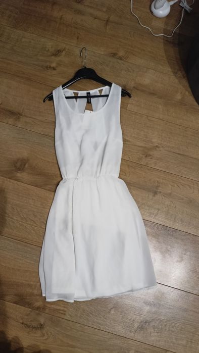 Śliczna sukienka .XXS. H&M. Ecru.