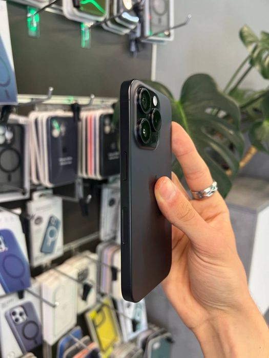 iPhone 15 Pro 256Gb Black Titanium Neverlock від Магазину
