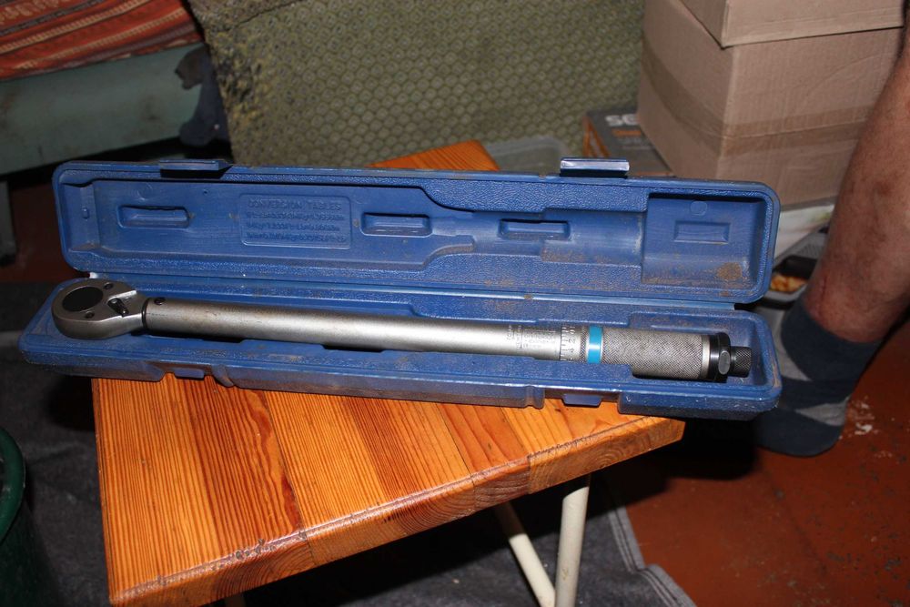 продам динамометрическии  ключ германия производ