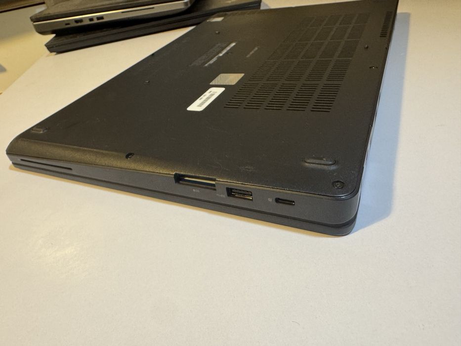 Dell Latitude 5591 15.6 FHD IPS  i5 8400H/16GB/256GB SSD