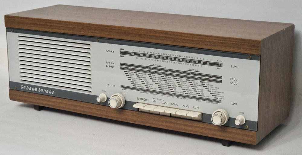 Rádio antigo reparado Schaub-Lorenz