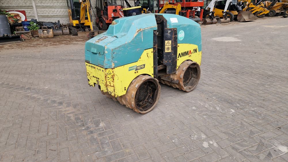 Walec okołkowany Ammann Rammax 1575 z 2016 roku