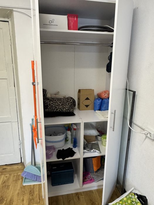 Шкаф для дома или салона белый