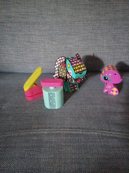 Figurki Amigami z akcesoriami