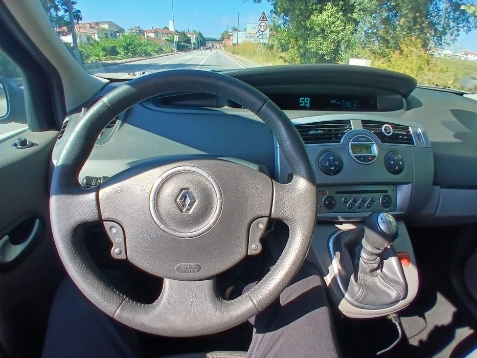 Renault megane scenic 1.5dci — photo 4