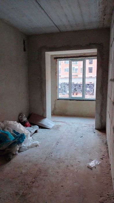 Здана, готова до ремонту 2 к квартира на 1 поверсі