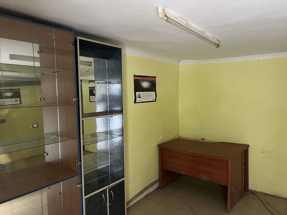 Продаж комерційного приміщ.цоколь-25 м2 /28 червня