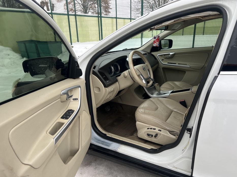 Volvo xc60 2010 awd