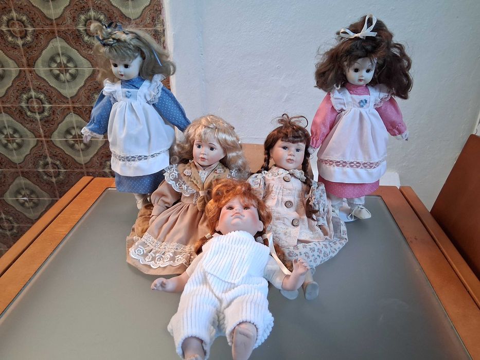 Bonecas de porcelana