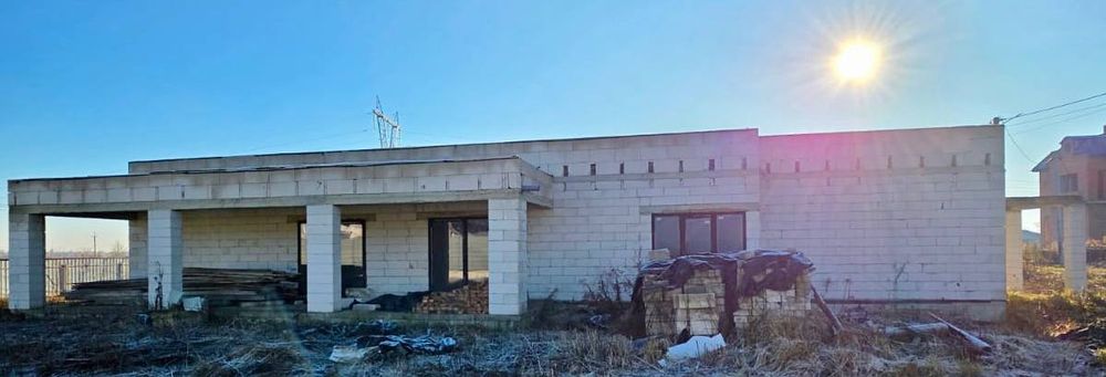 Сучасний  будинок  у Боратині на вул. Друга Набережна