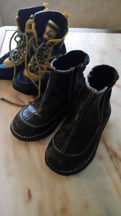 Sapatilhas e botas de criança