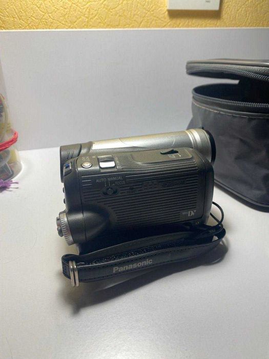 Відеокамера panasonic nv gs6 20x optical zoom