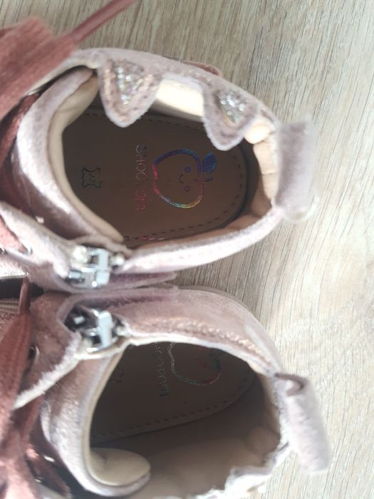 Nowe buty dla dziewczynki 22