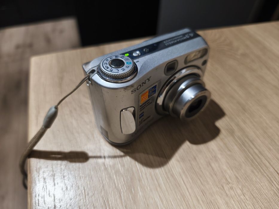 Aparat cyfrowy Sony DSC-S90